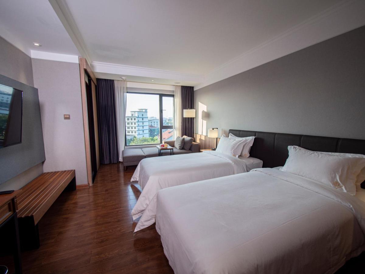 Prince Hotel Yangon Exterior photo